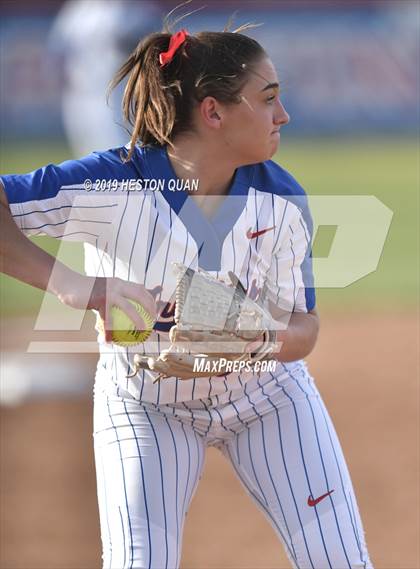 Thumbnail 2 in Mater Dei @ Los Alamitos photogallery.