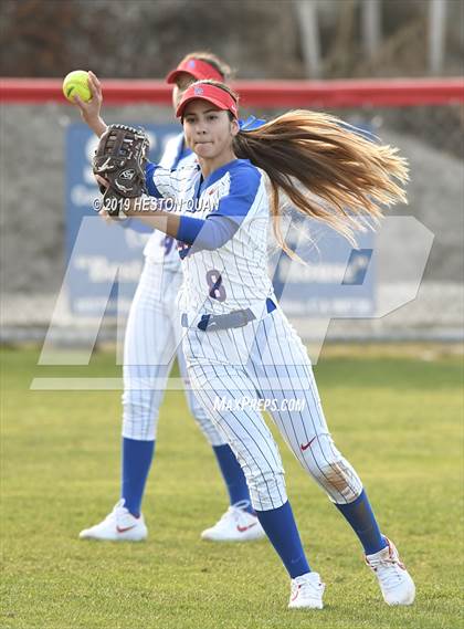 Thumbnail 1 in Mater Dei @ Los Alamitos photogallery.