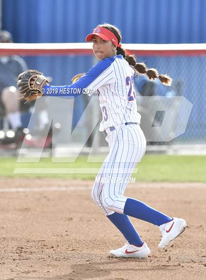 Thumbnail 2 in Mater Dei @ Los Alamitos photogallery.