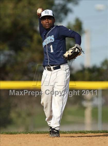 Thumbnail 2 in Eastridge vs. Rush-Henrietta photogallery.