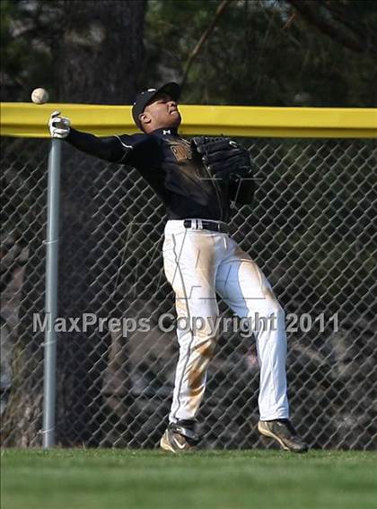 Thumbnail 2 in Eastridge vs. Rush-Henrietta photogallery.