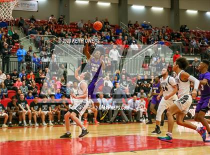 Thumbnail 2 in Richardson vs. Guyer  (UIL 6A Area Playoff) photogallery.