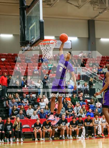 Thumbnail 1 in Richardson vs. Guyer  (UIL 6A Area Playoff) photogallery.