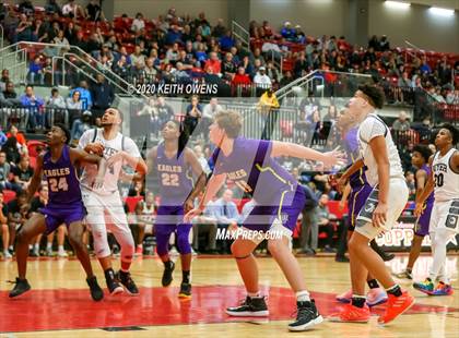 Thumbnail 2 in Richardson vs. Guyer  (UIL 6A Area Playoff) photogallery.
