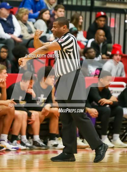 Thumbnail 3 in Richardson vs. Guyer  (UIL 6A Area Playoff) photogallery.