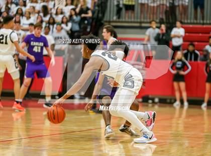 Thumbnail 2 in Richardson vs. Guyer  (UIL 6A Area Playoff) photogallery.