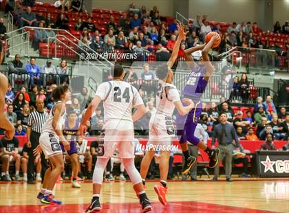 Thumbnail 3 in Richardson vs. Guyer  (UIL 6A Area Playoff) photogallery.