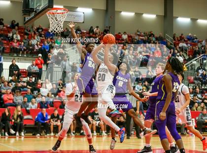 Thumbnail 1 in Richardson vs. Guyer  (UIL 6A Area Playoff) photogallery.