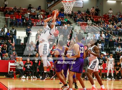 Thumbnail 1 in Richardson vs. Guyer  (UIL 6A Area Playoff) photogallery.
