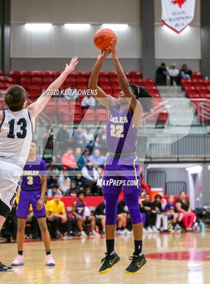 Thumbnail 2 in Richardson vs. Guyer  (UIL 6A Area Playoff) photogallery.