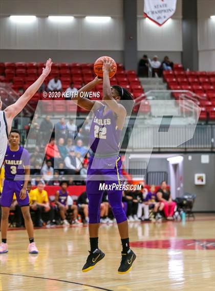 Thumbnail 1 in Richardson vs. Guyer  (UIL 6A Area Playoff) photogallery.