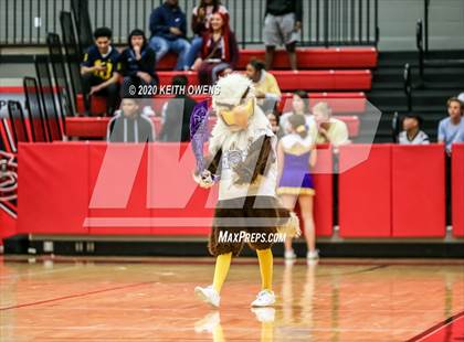 Thumbnail 2 in Richardson vs. Guyer  (UIL 6A Area Playoff) photogallery.