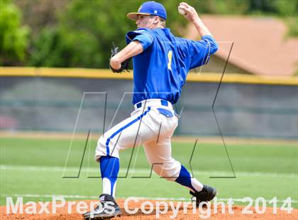 Thumbnail 2 in Sunnyvale vs Farmersville (UIL 2A Regional Quarterfinal Playoff) photogallery.