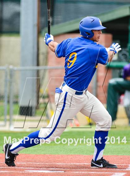 Thumbnail 2 in Sunnyvale vs Farmersville (UIL 2A Regional Quarterfinal Playoff) photogallery.