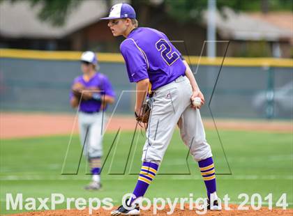 Thumbnail 1 in Sunnyvale vs Farmersville (UIL 2A Regional Quarterfinal Playoff) photogallery.