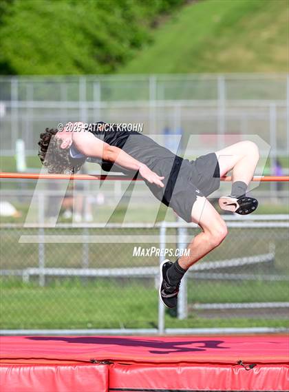 Thumbnail 2 in Newport - Bellevue vs Juanita (High Jump) photogallery.