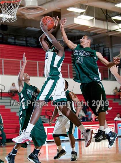 Thumbnail 2 in Palmdale vs. Perris (Inland Empire Invitational) photogallery.
