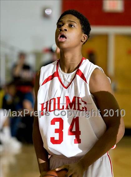 Thumbnail 1 in Covington Catholic @ Holmes photogallery.