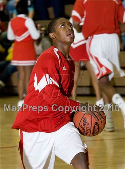 Thumbnail 3 in Covington Catholic @ Holmes photogallery.