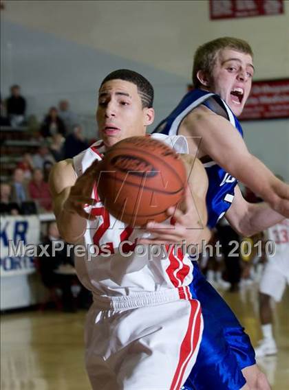 Thumbnail 1 in Covington Catholic @ Holmes photogallery.
