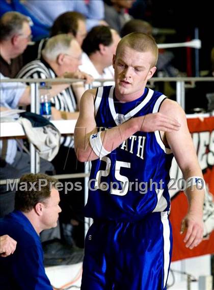 Thumbnail 1 in Covington Catholic @ Holmes photogallery.