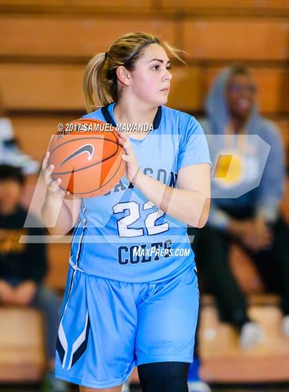 Thumbnail 2 in El Camino Real vs Carson (CIF LACS Playoff) photogallery.