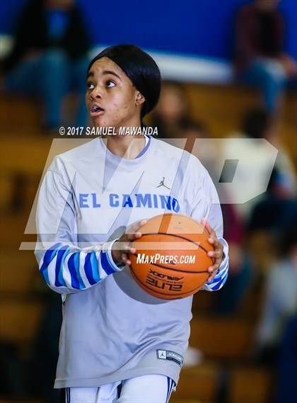 Thumbnail 2 in El Camino Real vs Carson (CIF LACS Playoff) photogallery.