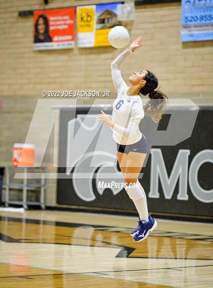 Thumbnail 2 in Ironwood Ridge vs Mountain View photogallery.