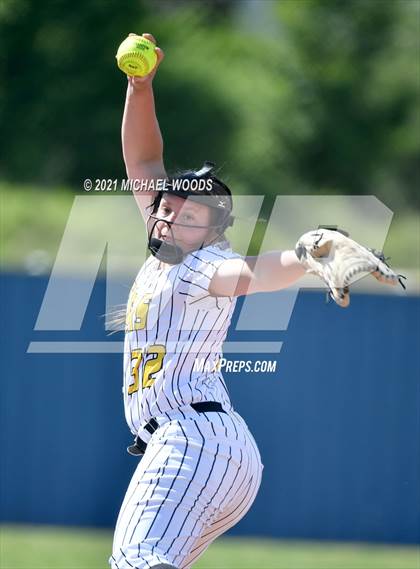 Thumbnail 2 in Dardanelle @ Prairie Grove (AAA 4A First Round Playoff) photogallery.