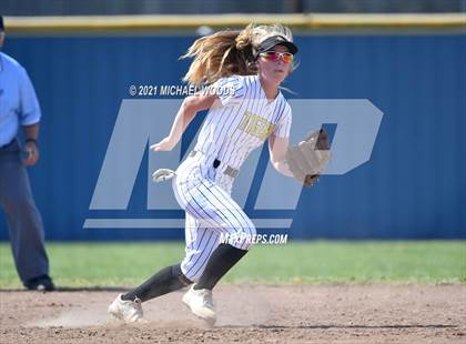 Thumbnail 2 in Dardanelle @ Prairie Grove (AAA 4A First Round Playoff) photogallery.