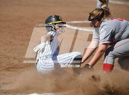 Thumbnail 3 in Dardanelle @ Prairie Grove (AAA 4A First Round Playoff) photogallery.