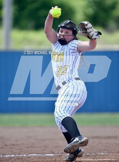 Thumbnail 2 in Dardanelle @ Prairie Grove (AAA 4A First Round Playoff) photogallery.