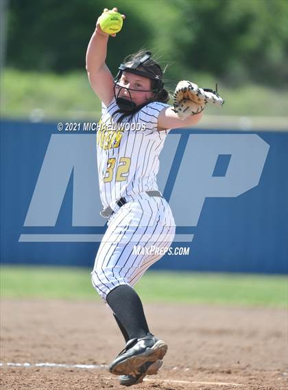 Thumbnail 3 in Dardanelle @ Prairie Grove (AAA 4A First Round Playoff) photogallery.