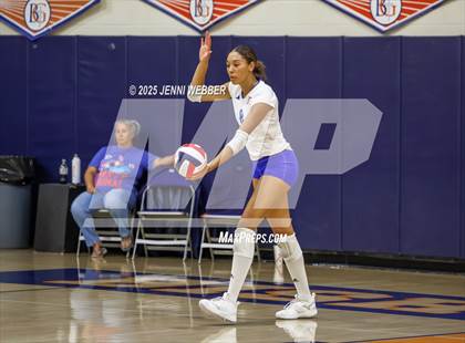 Thumbnail 3 in Mater Dei @ Bishop Gorman photogallery.