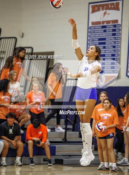 Thumbnail 1 in Mater Dei @ Bishop Gorman photogallery.