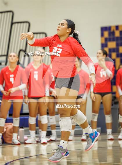 Thumbnail 2 in Mater Dei @ Bishop Gorman photogallery.