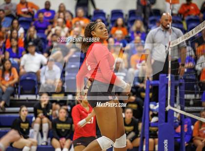Thumbnail 2 in Mater Dei @ Bishop Gorman photogallery.