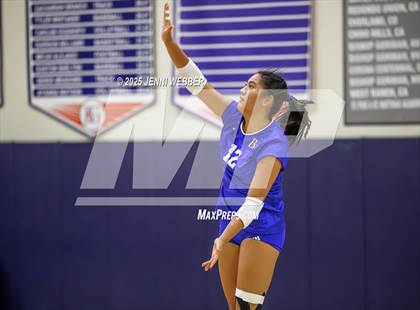 Thumbnail 1 in Mater Dei @ Bishop Gorman photogallery.