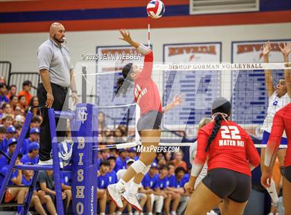 Thumbnail 3 in Mater Dei @ Bishop Gorman photogallery.