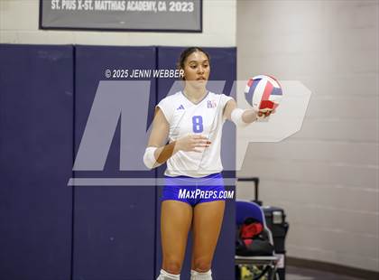Thumbnail 3 in Mater Dei @ Bishop Gorman photogallery.