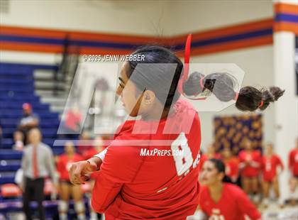 Thumbnail 2 in Mater Dei @ Bishop Gorman photogallery.