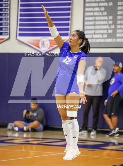 Thumbnail 3 in Mater Dei @ Bishop Gorman photogallery.