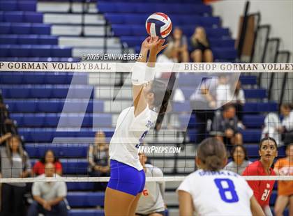 Thumbnail 3 in Mater Dei @ Bishop Gorman photogallery.