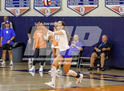 Thumbnail 2 in Mater Dei @ Bishop Gorman photogallery.