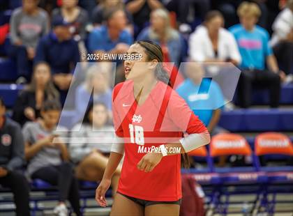 Thumbnail 2 in Mater Dei @ Bishop Gorman photogallery.