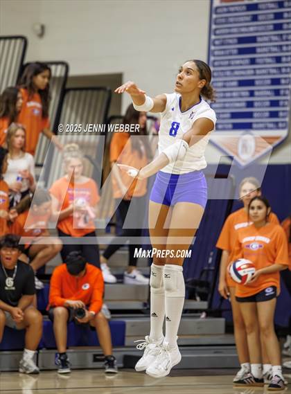 Thumbnail 2 in Mater Dei @ Bishop Gorman photogallery.