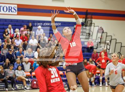 Thumbnail 2 in Mater Dei @ Bishop Gorman photogallery.