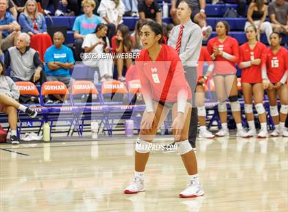 Thumbnail 3 in Mater Dei @ Bishop Gorman photogallery.