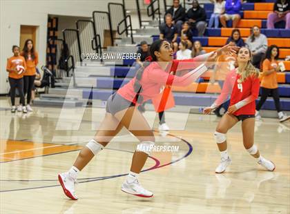 Thumbnail 2 in Mater Dei @ Bishop Gorman photogallery.