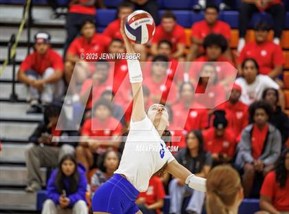 Thumbnail 2 in Mater Dei @ Bishop Gorman photogallery.